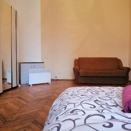 إلفيف Apple Hostel المظهر الخارجي الصورة